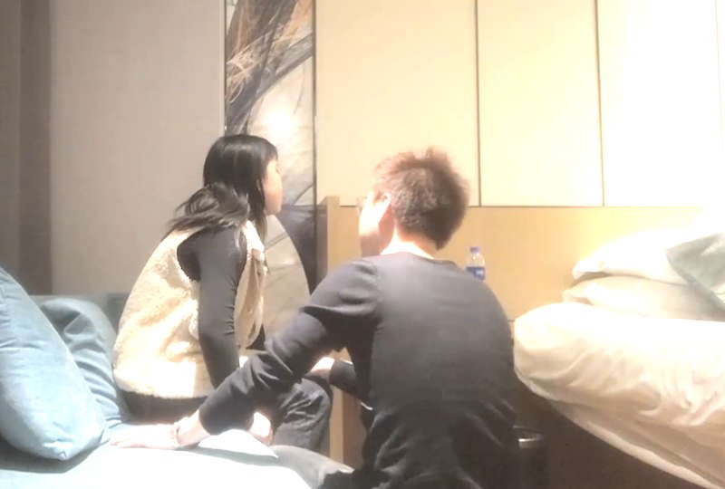 探花哥在外闯荡江湖，第一次上妹子还要看她脸色