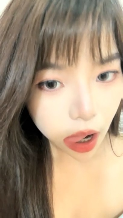 新来肉感小美女！3小时激情操逼！摄影小哥旁边观战，第一视角大屌吸吮，特写骑乘位，大屁股猛砸