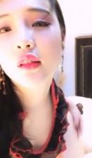 网红脸丰满美女主播喜欢玩诱惑情趣挑逗网友骚的不行不一样的秀