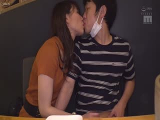 MIAA-745 「現在!在這裡!成功KISS的話,今天就讓你中出」 欺負的小惡魔在路上KISS挑逗讓被虐狂男淪陷的緊張接吻約會!用獎勵的逆播種SEX之下蛋蛋被掏空的我… 東條夏