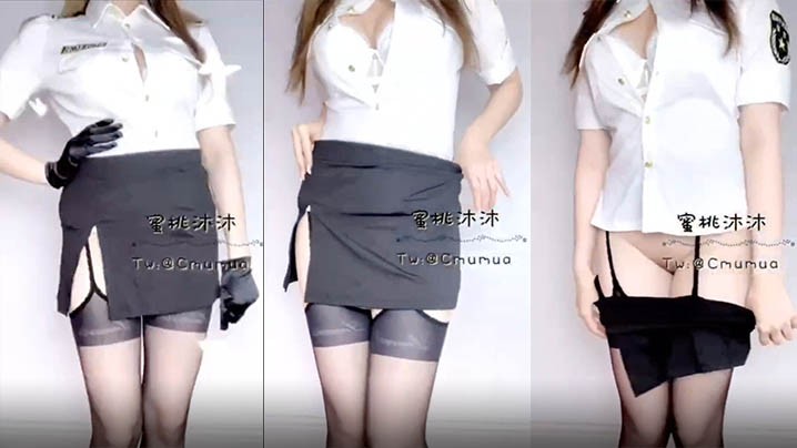 蜜桃美女秀逼快来欣赏.
